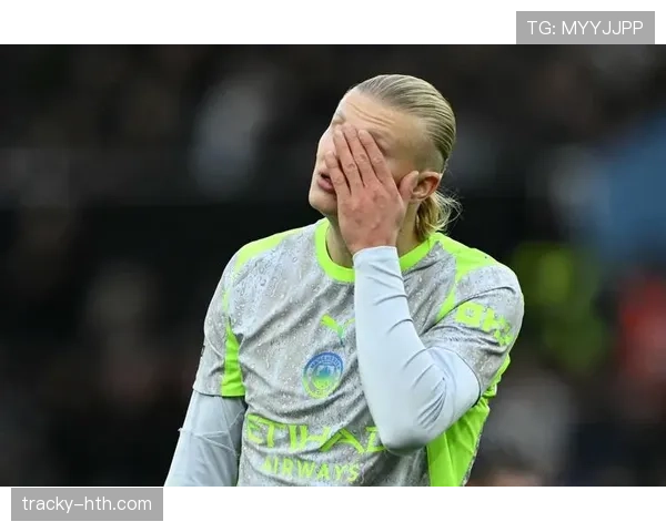 曼城倚重罗德里强化中场控制,攻防两端表现持续提升 曼城倚重罗德里强化中场控制,攻防两端表现持续提升