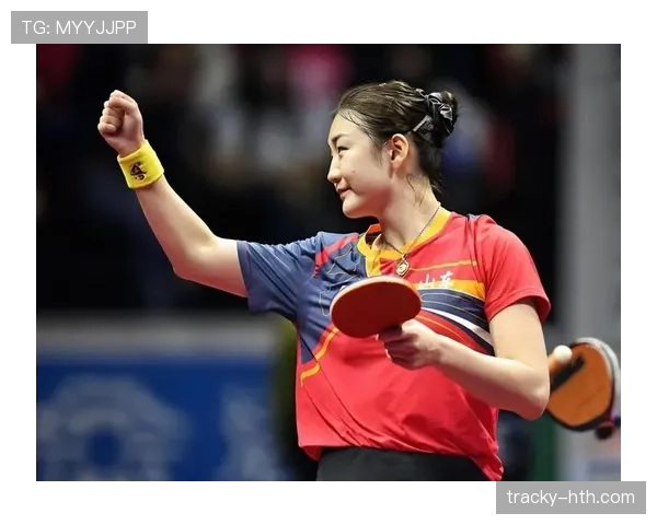 陈梦训练间隙戴着奢侈手表，看得我都怀疑人生了